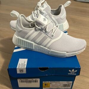 NEW in box Adidas NMD_R1 Primeblue sneakers originals white & silver